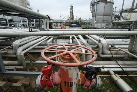 Oil prices rise after US inventory draw soothes demand fears