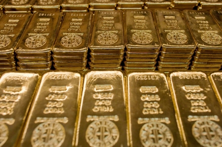 Gold prices seen surging to $2,470 amid rate cuts, c.bank buying- TD