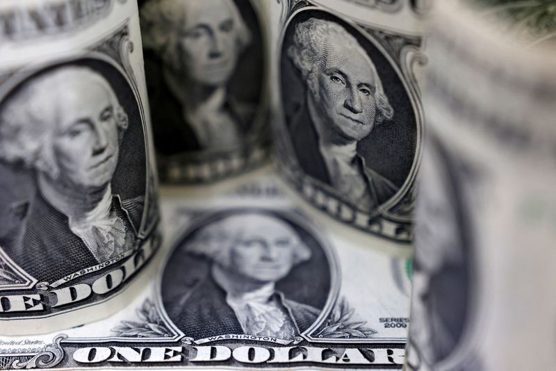 US dollar gains for 2nd day after GDP backs smaller Fed cut