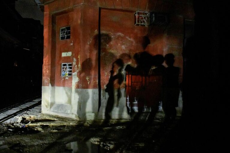 Cuba keeps schools closed, workers home during recovery from power failure, hurricane