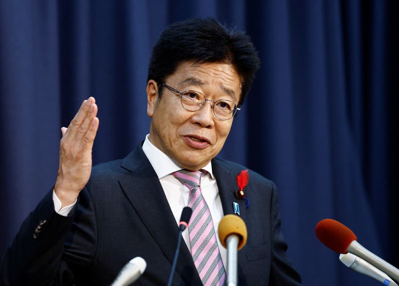 Japan’s finance minister vows to closely watch FX moves