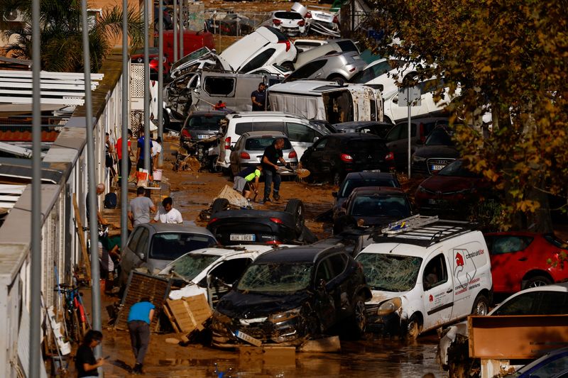 Spain flood death toll hits 205 as Valencia opens temporary morgue