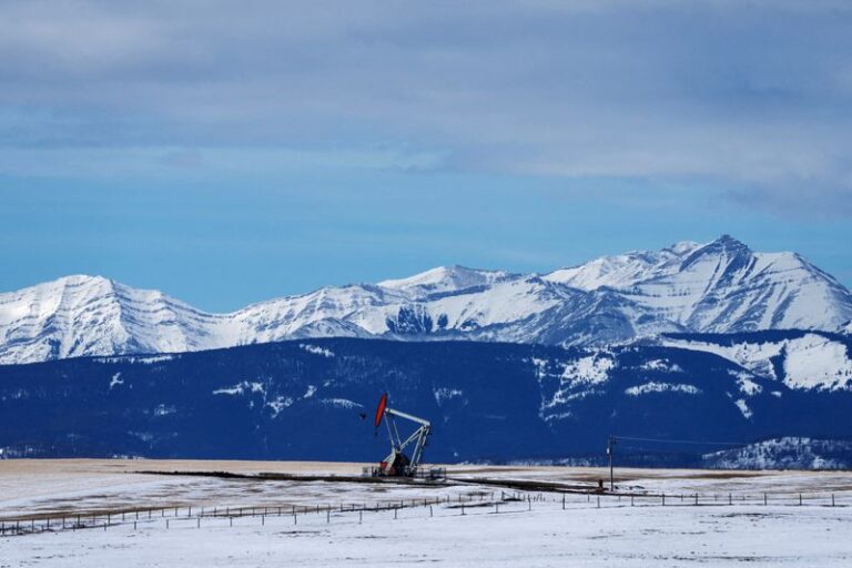 Canada proposes sharp cut in oil and gas sector emissions by 2030