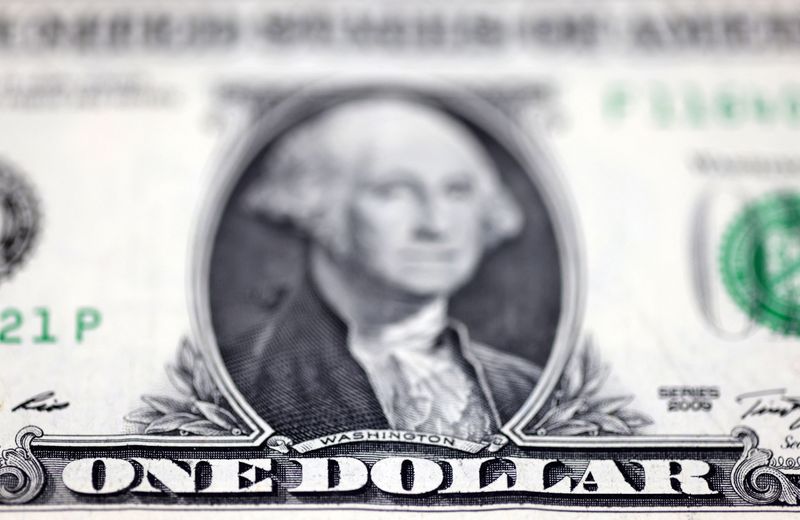 US dollar bounces back as strong jobs data backs Fed rate-cut pause