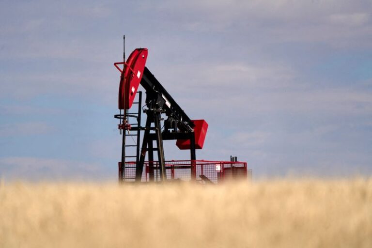 Oil prices climb on supply fears, Fed rate cut hopes