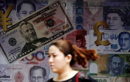 Sterling falls more, Deutsche Bank recommends selling