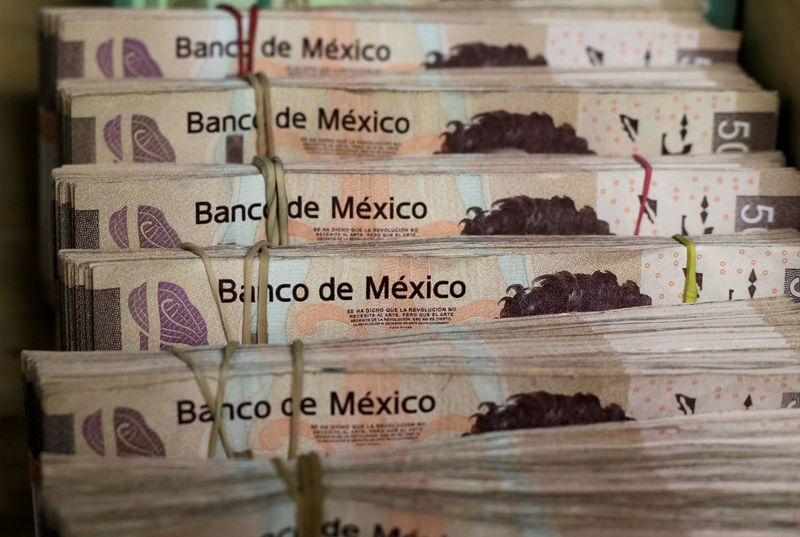 Mexico’s peso falls after Trump announces tariffs on Colombian goods